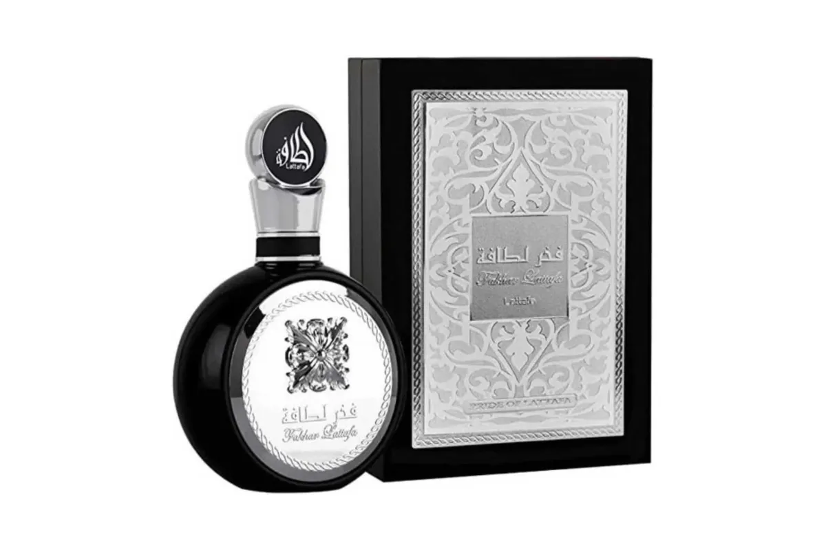 frasco e caixa do perfume lattafa fakhar black masculino