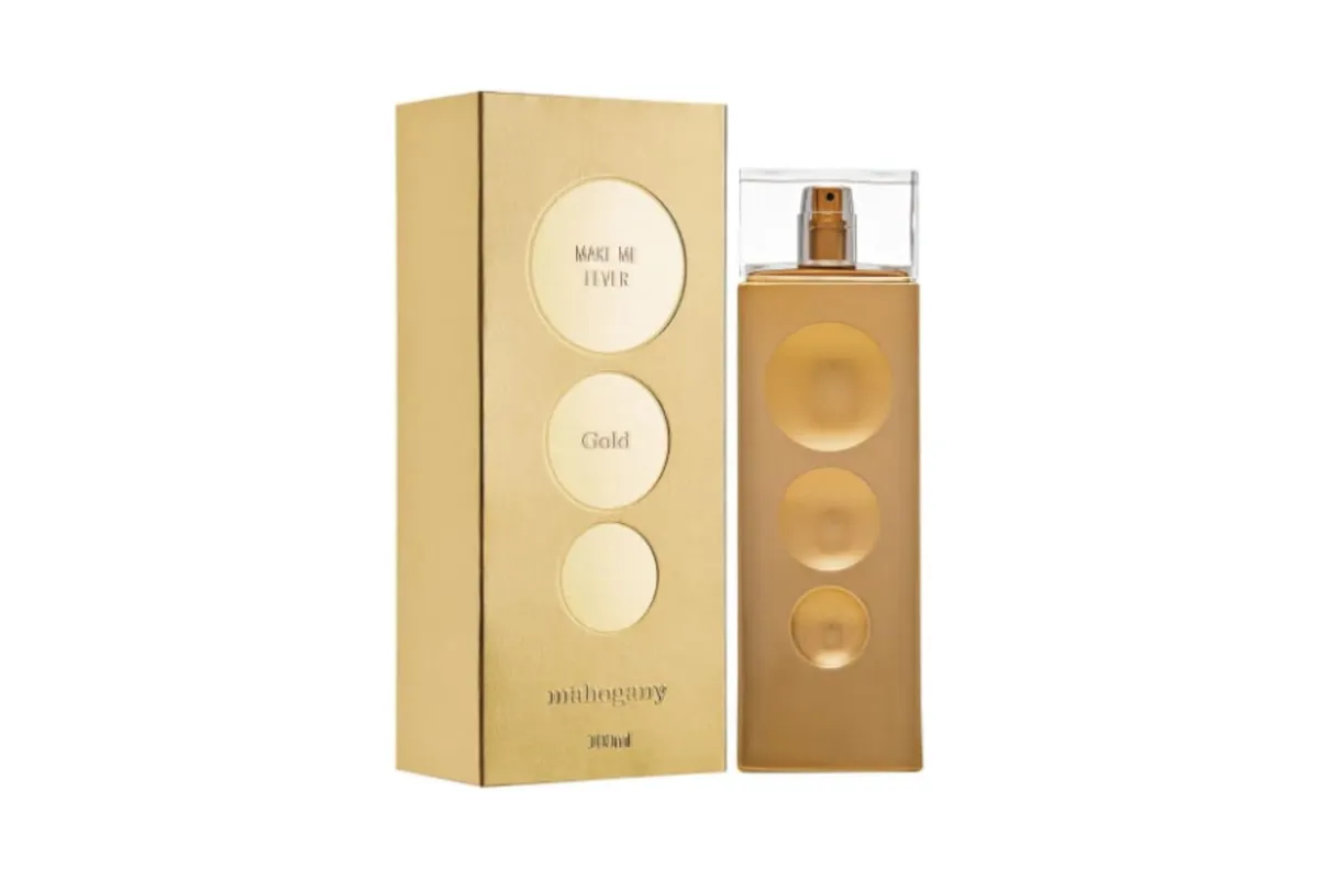 frasco e caixa do perfume make me fever gold mahogany